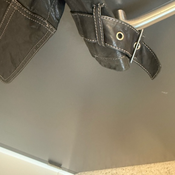 Danier NWT XS OVERSIZED deep brown Leather Jacket with Buckle Accents - Picture 12 of 16